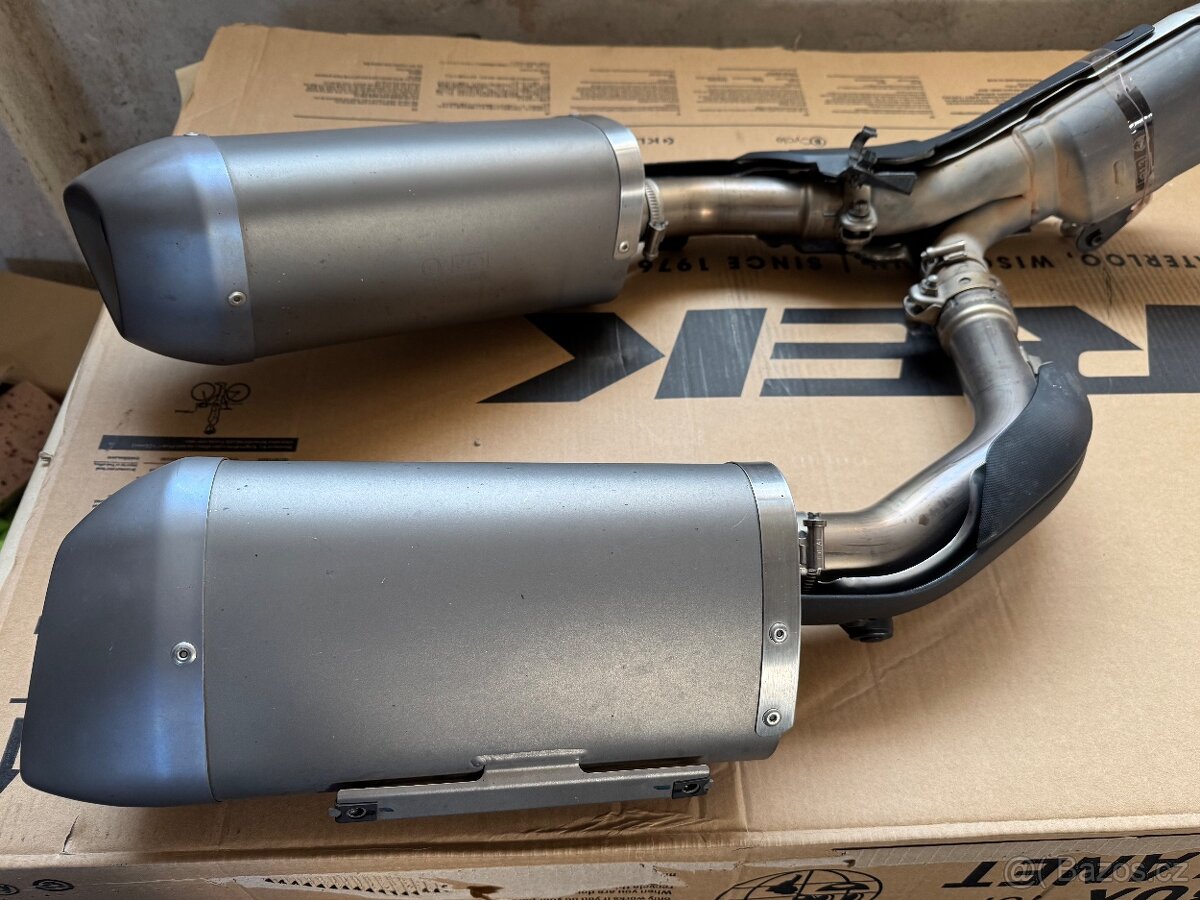 Yamaha R1 Big Bang - 3