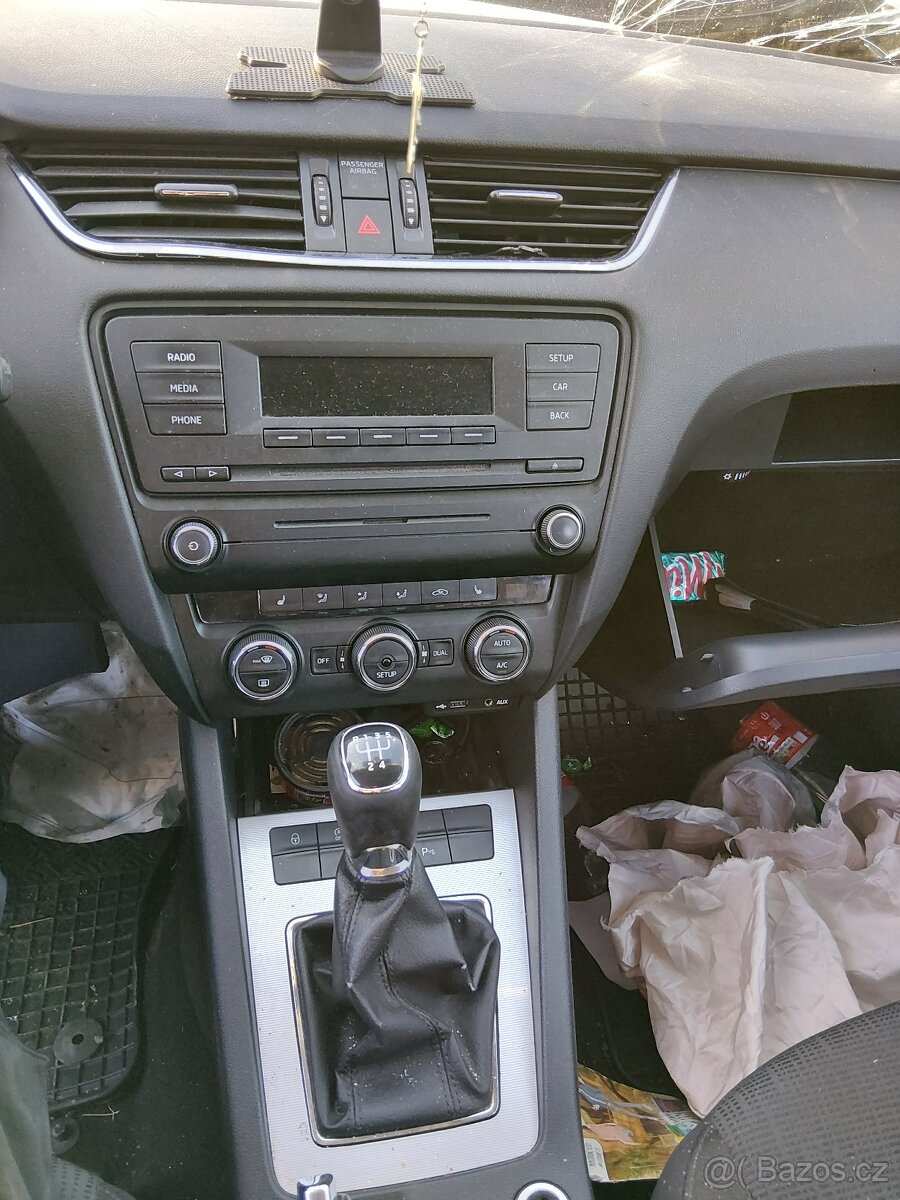 Škoda octavia 3 1.6 tdi 77kw - 3