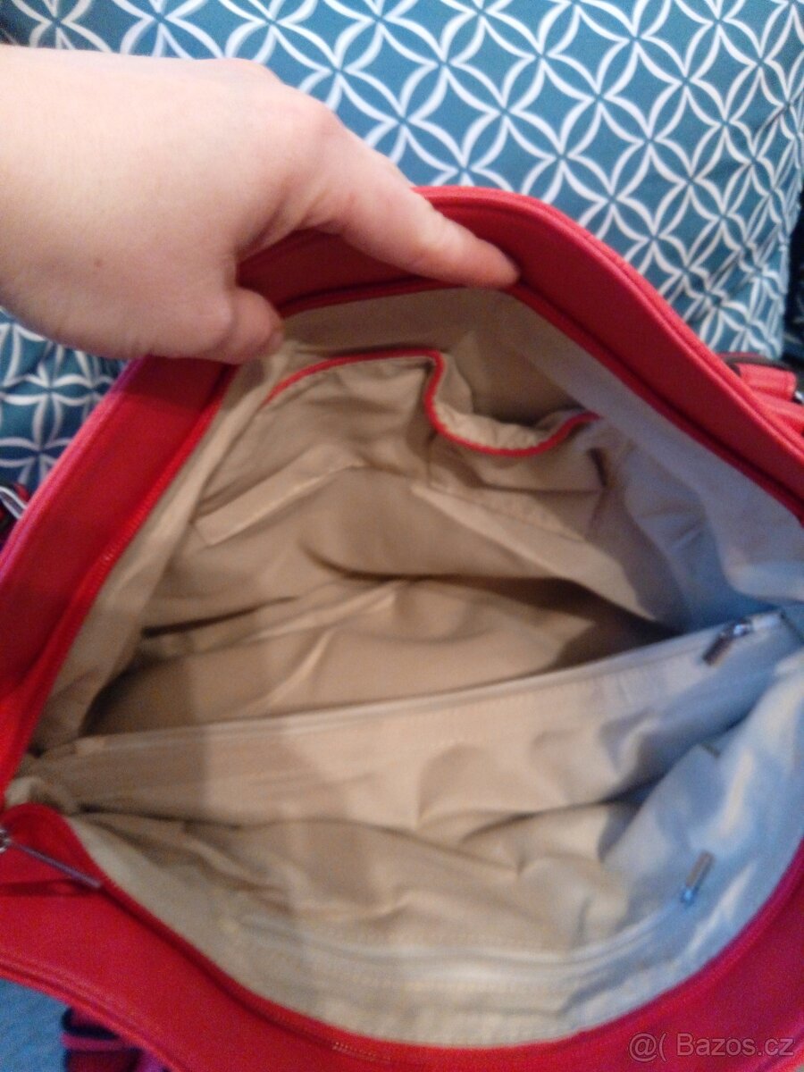 Červená kabelka - 3