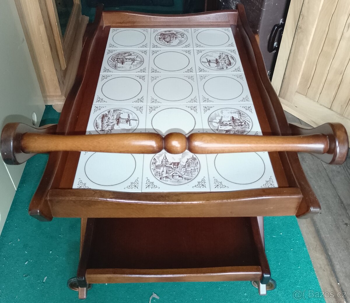 Dubový servírovací stolek s kachlemi s holands - 3