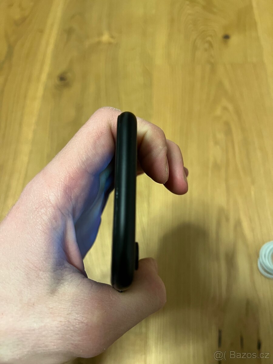 Prodám iPhone XR 64 GB - 3