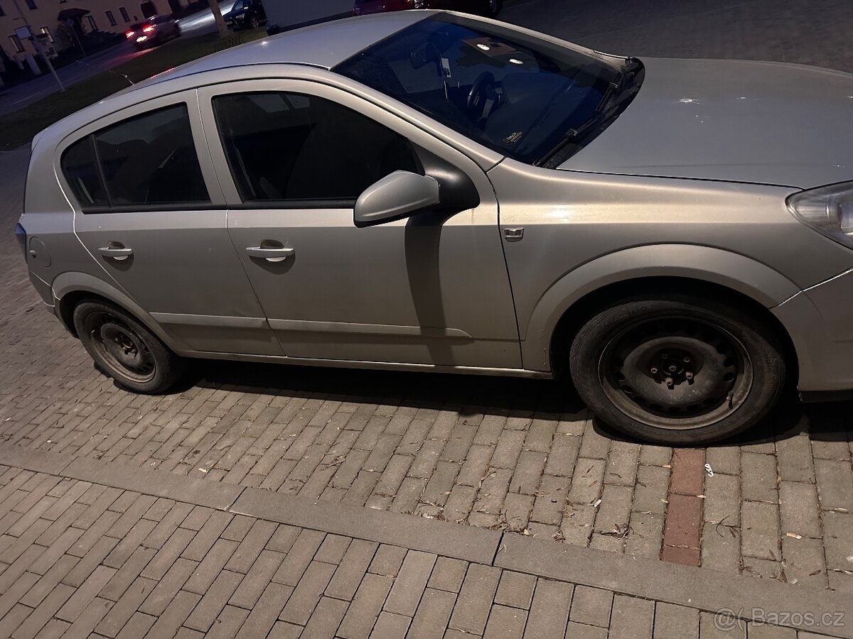 Opel astra H - 3