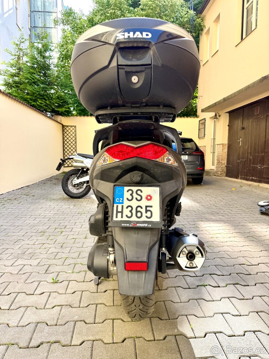 Kawasaki J300 - 3