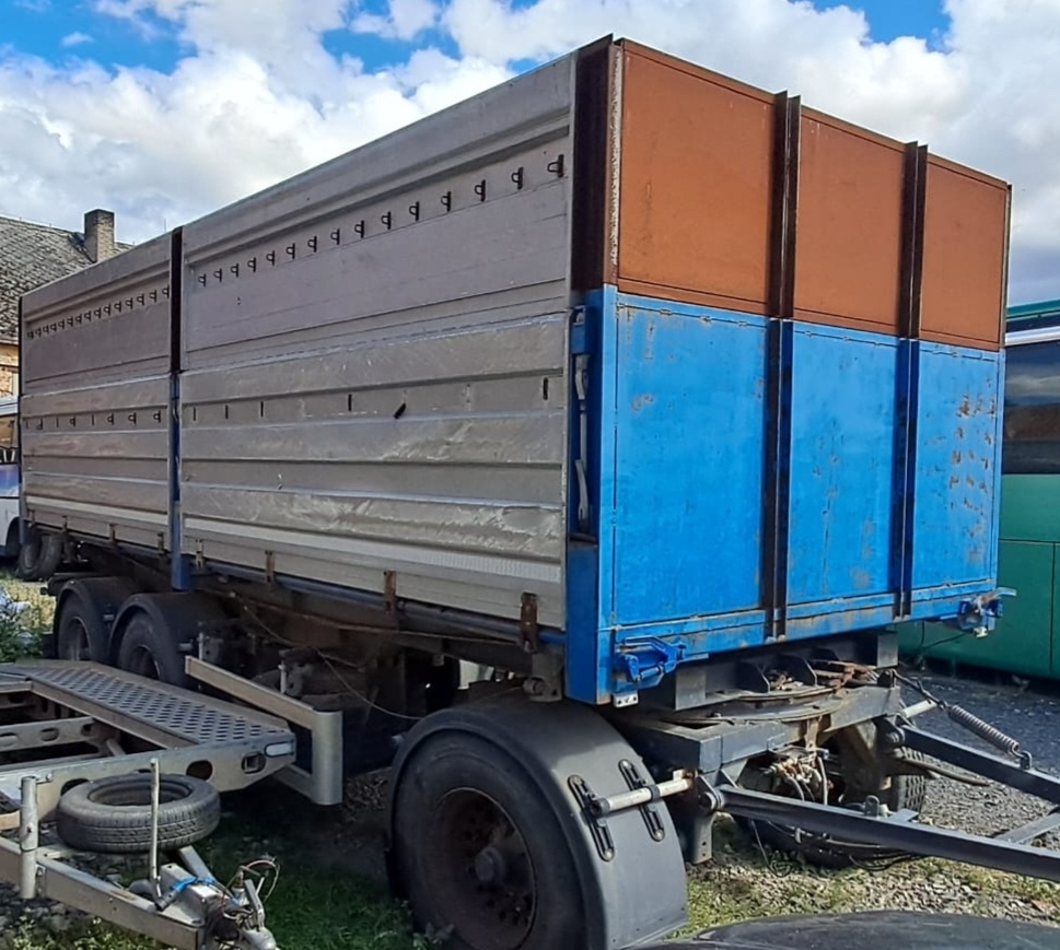 Třístranný sklápěcí přívěs - 3