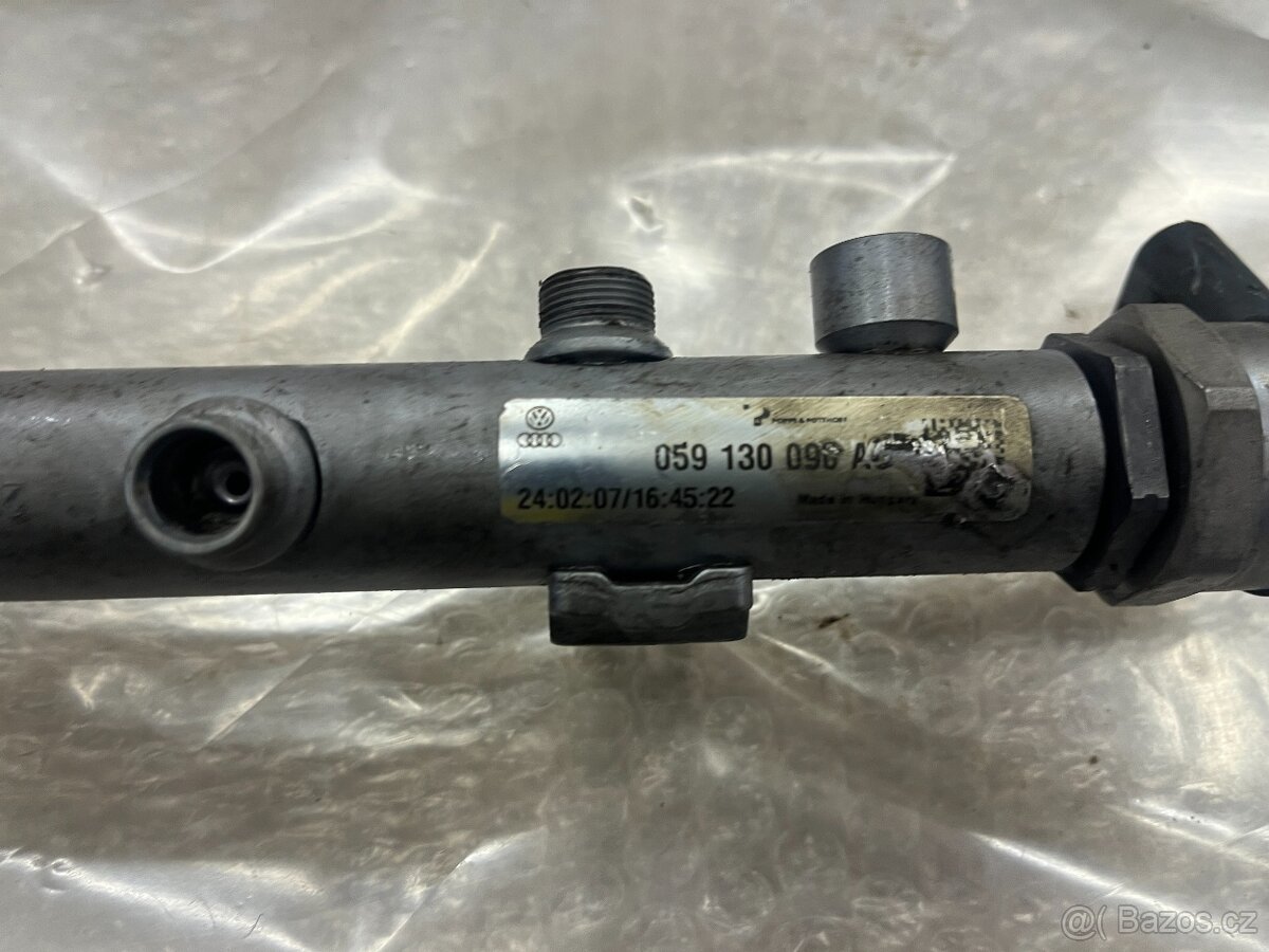 KOMPLETNÍ VSTŘIKOVACÍ LIŠTA 3.0 TDI 165KW 059130090AG - 3