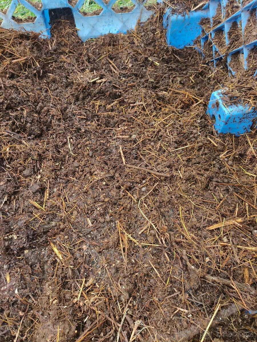 Uleželý králičí hnůj - 3