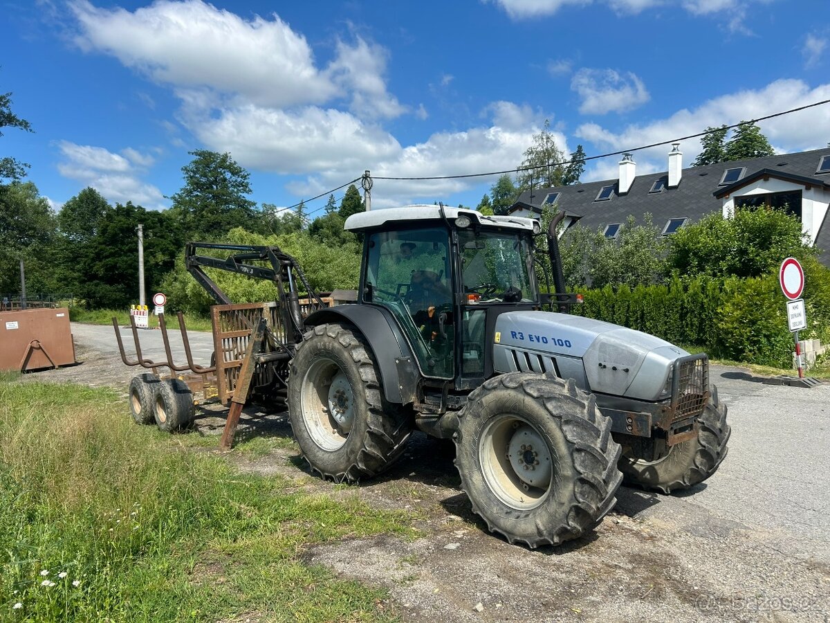 Traktor s vyvážecím vlekem. - 3