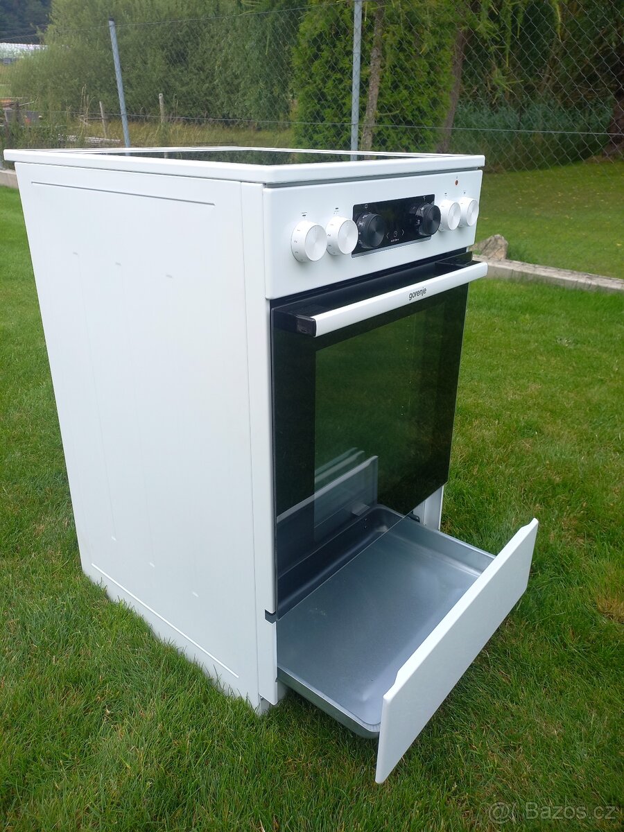 Sklokeramický sporák Gorenje Advanced GECS5C70WA - 3