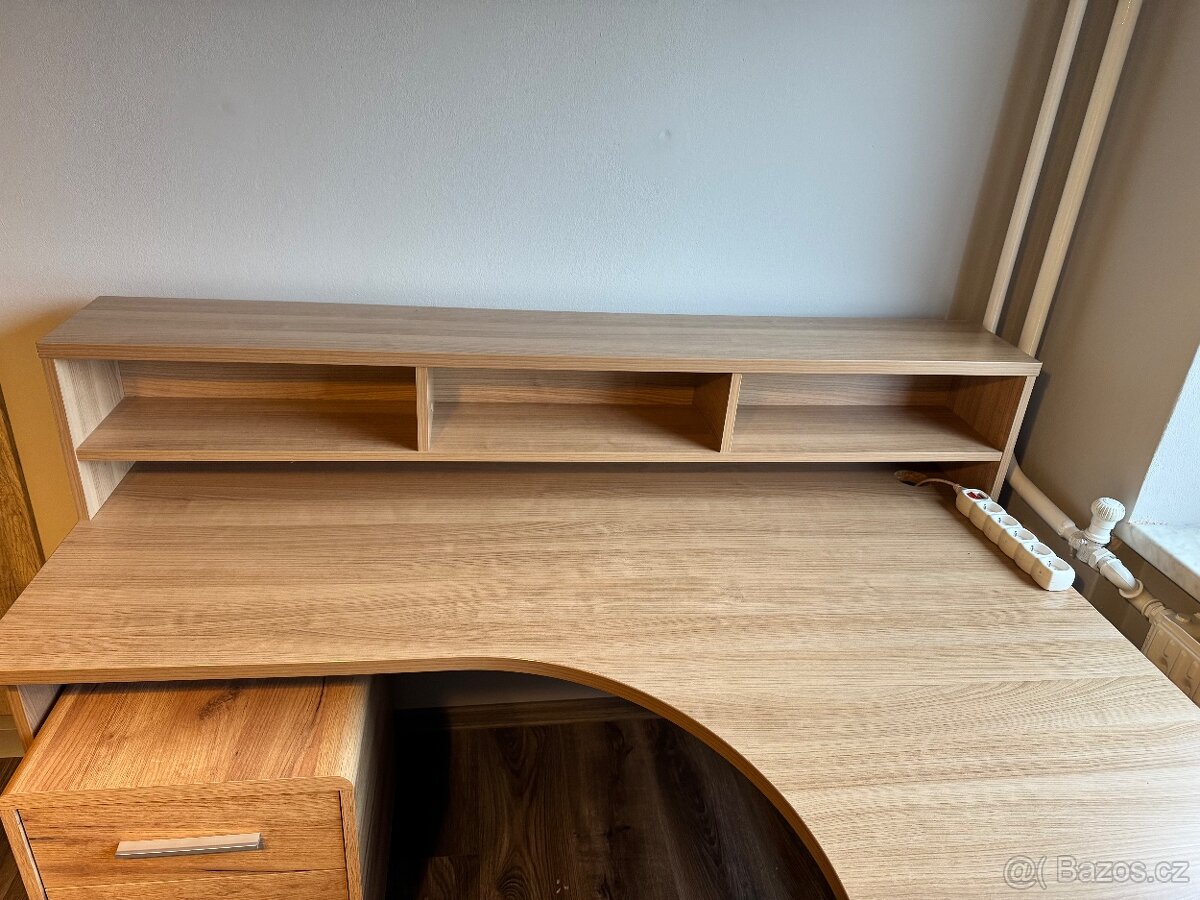 Bytelný kancelářský rohový stůl – TOP stav - 3