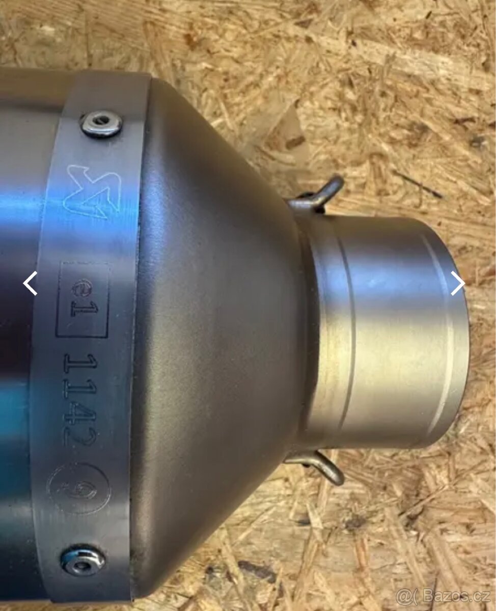 Výfuk Akrapovic - 3