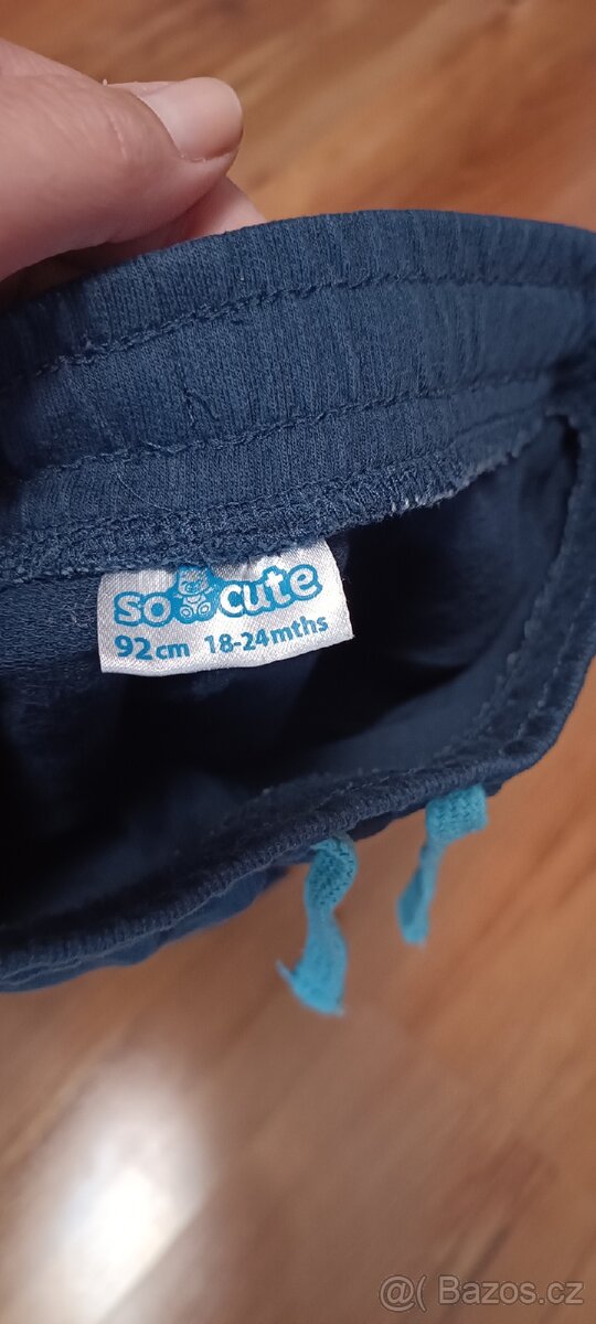 Tmavě modré tepláky vel. 92 - 3