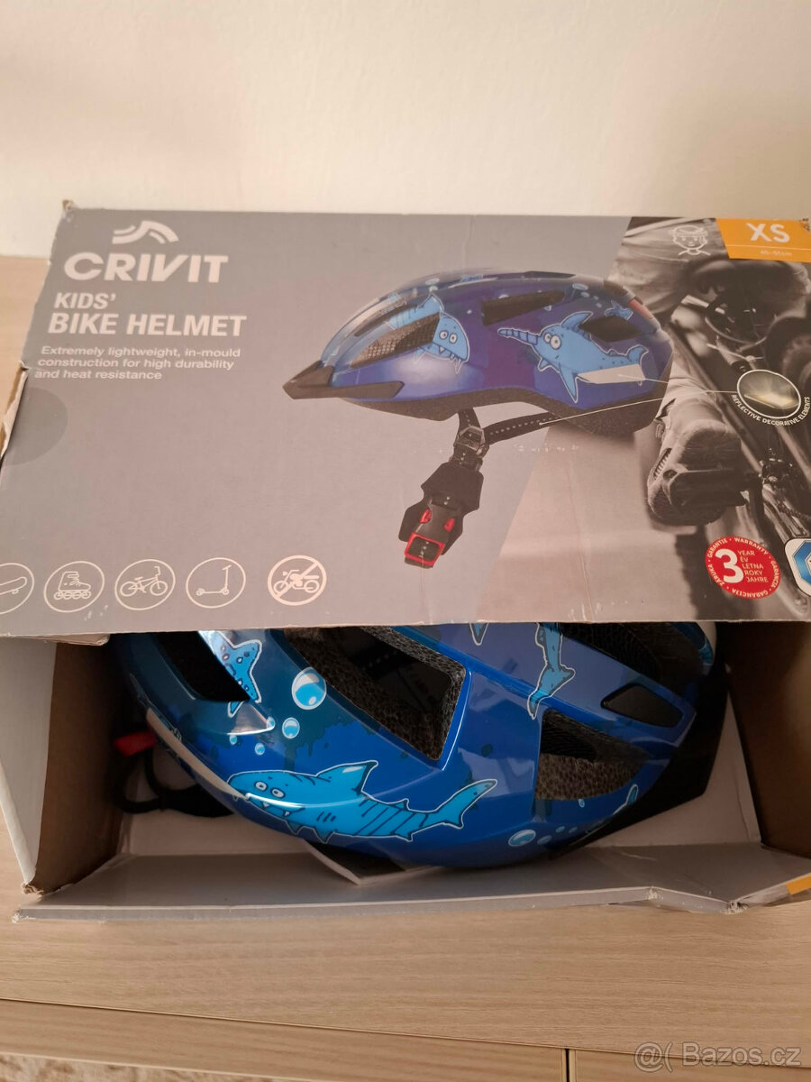 Dětská helma na kolo se zadním světlem - nová - 3