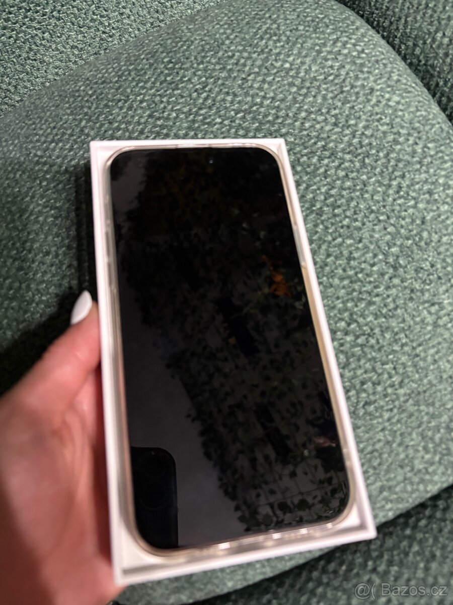 Iphone 15+ 128GB - černá - 3