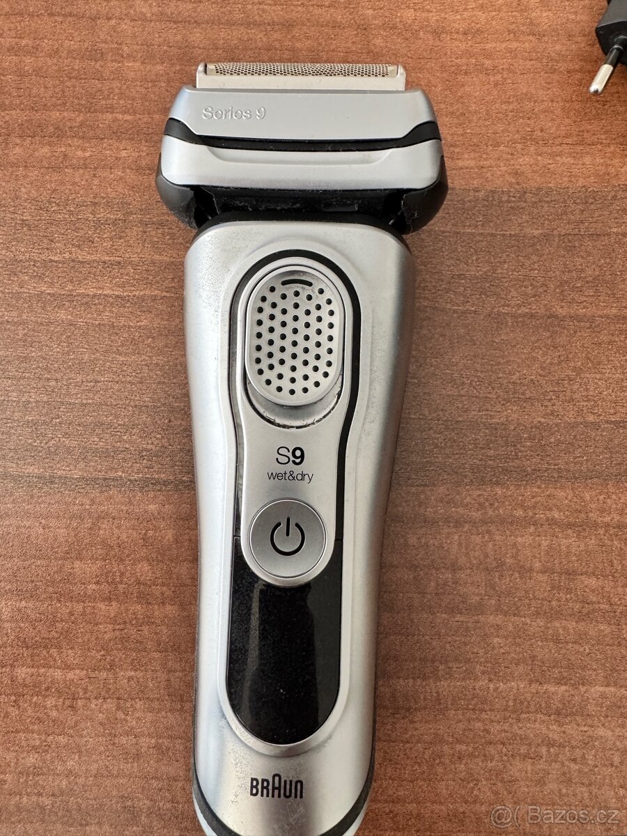 Holicí strojek Braun S9 - 3