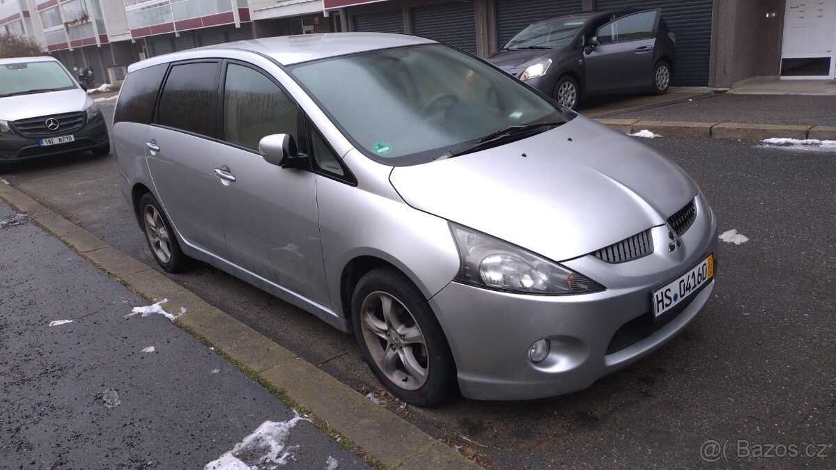 MITSUBISHI GRANDIS 2,4i - 3