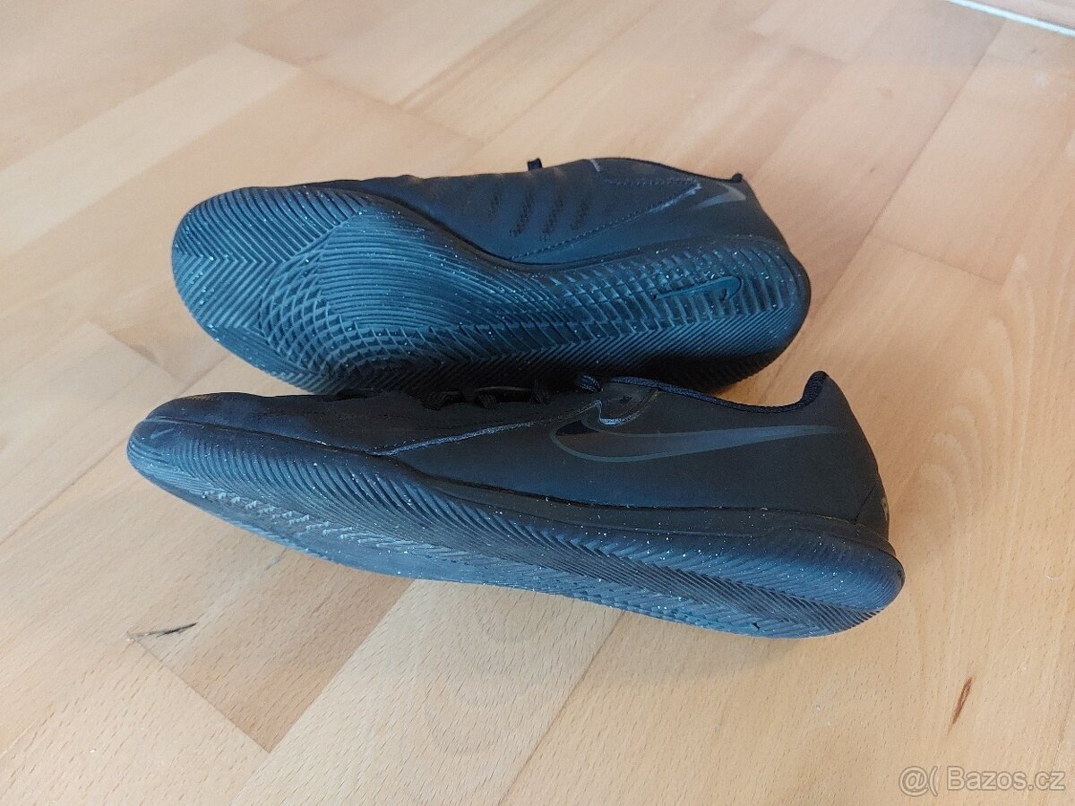 Sálové tenisky Nike, vel 37,5 - 3