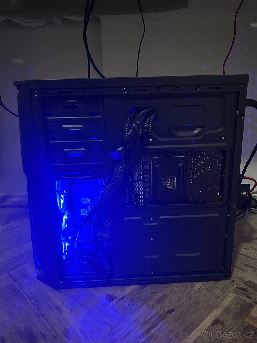 Herní počítač: AMD Ryzen 5 (3,2 GHz) RX 6600 8GB, SSD 1 TB - 3