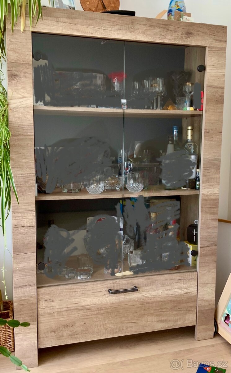 Vitrína a TV skříňka - 3