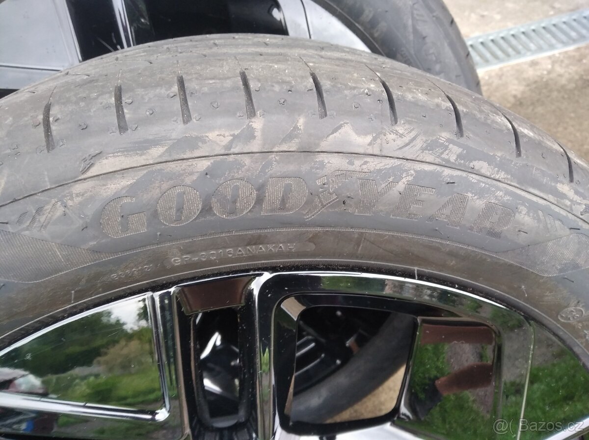 NOVÁ originál alu sada VW Passat B9 18" - 3