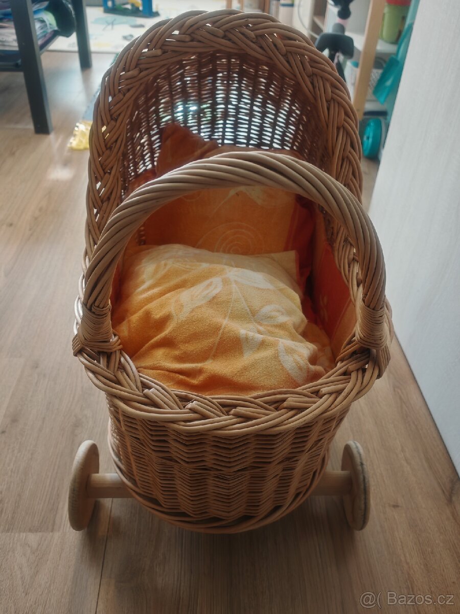 Proutěný kočárek pro panenky, top stav - 3