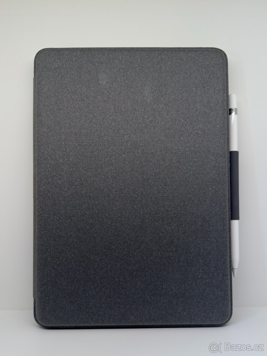 iPad 7. gen 32GB + Apple Pencil 1 + Logitech Combo Touch - 3