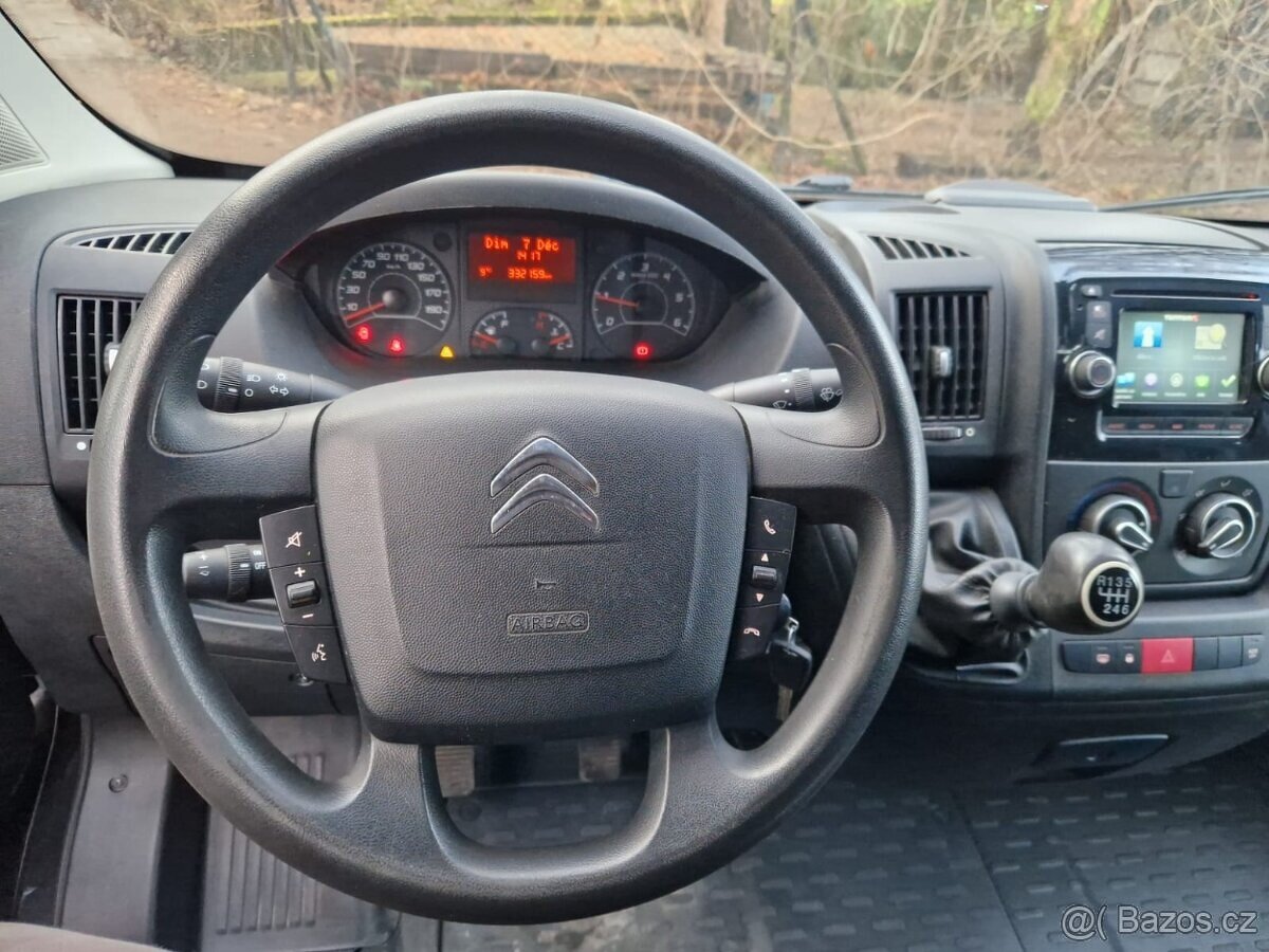 Dodávka s motorem 3,0 IVECO + hydraulické čelo - 3