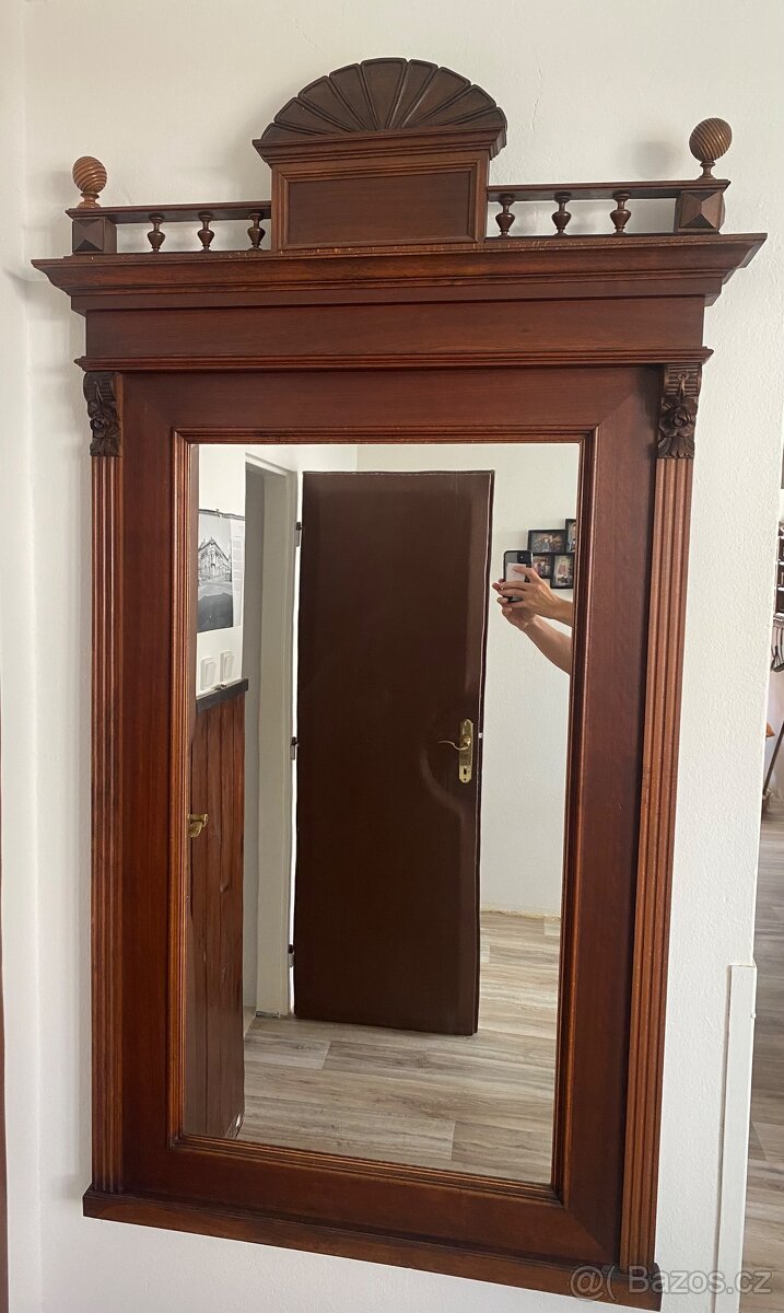 Starožitný nábytek - 3