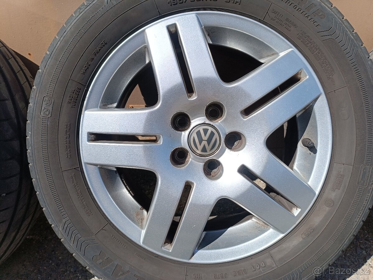 Kola VW r15 - 3