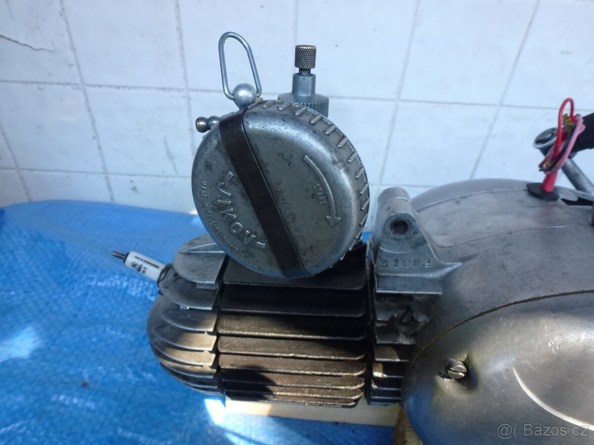 Jawa 550 motor - 3