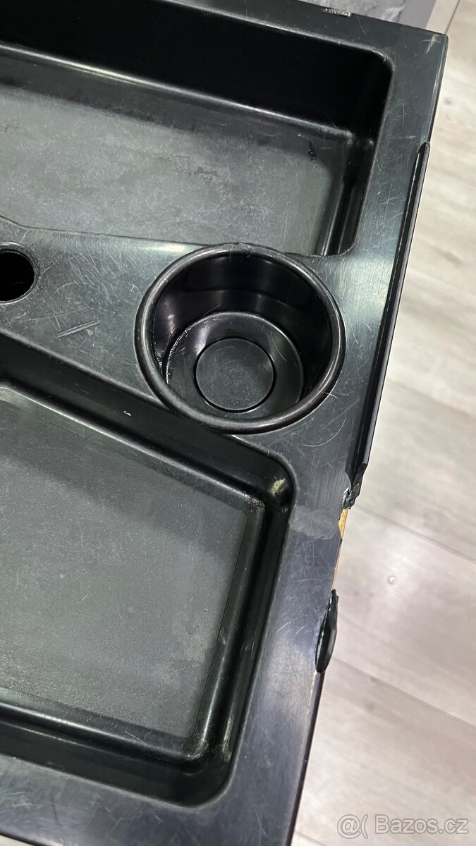 Kadeřnický vozík - 3