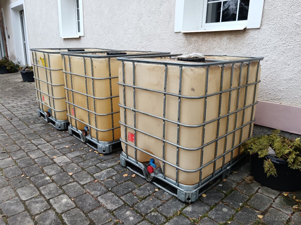 IBC nádrž o objemu 1.000 litrů - 3