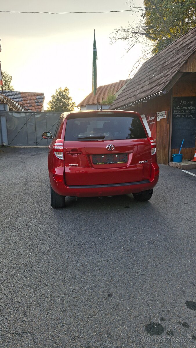 Toyota rav 4 2,2 D-4D 4x4 tažné zařízení - 3