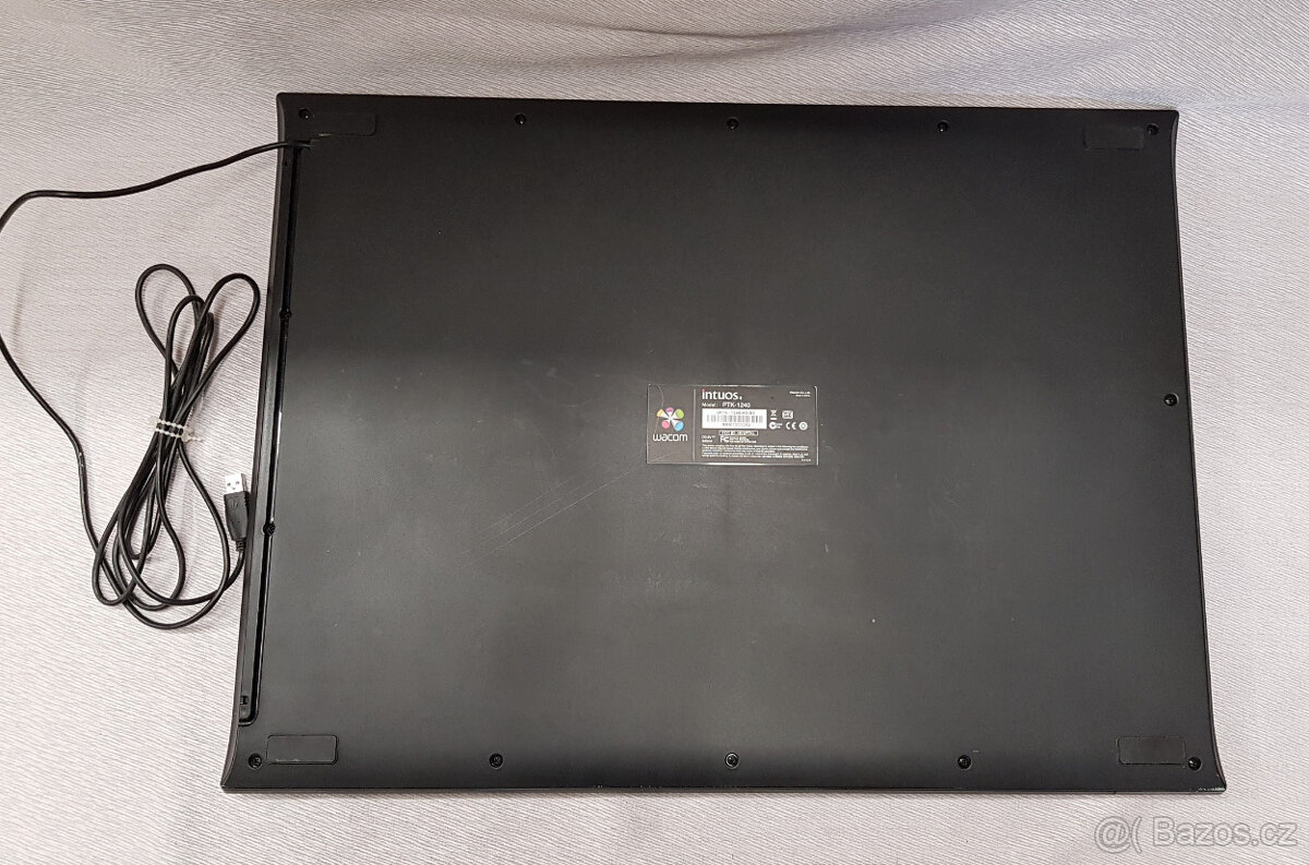XL grafický tablet 22,6" Wacom Intuos 4 XL PTK-1240, 57,5cm - 3