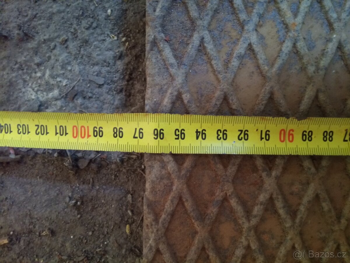 Prodám použitý plechový poklop 96,5cm x 96,5cm bez rámu - 3