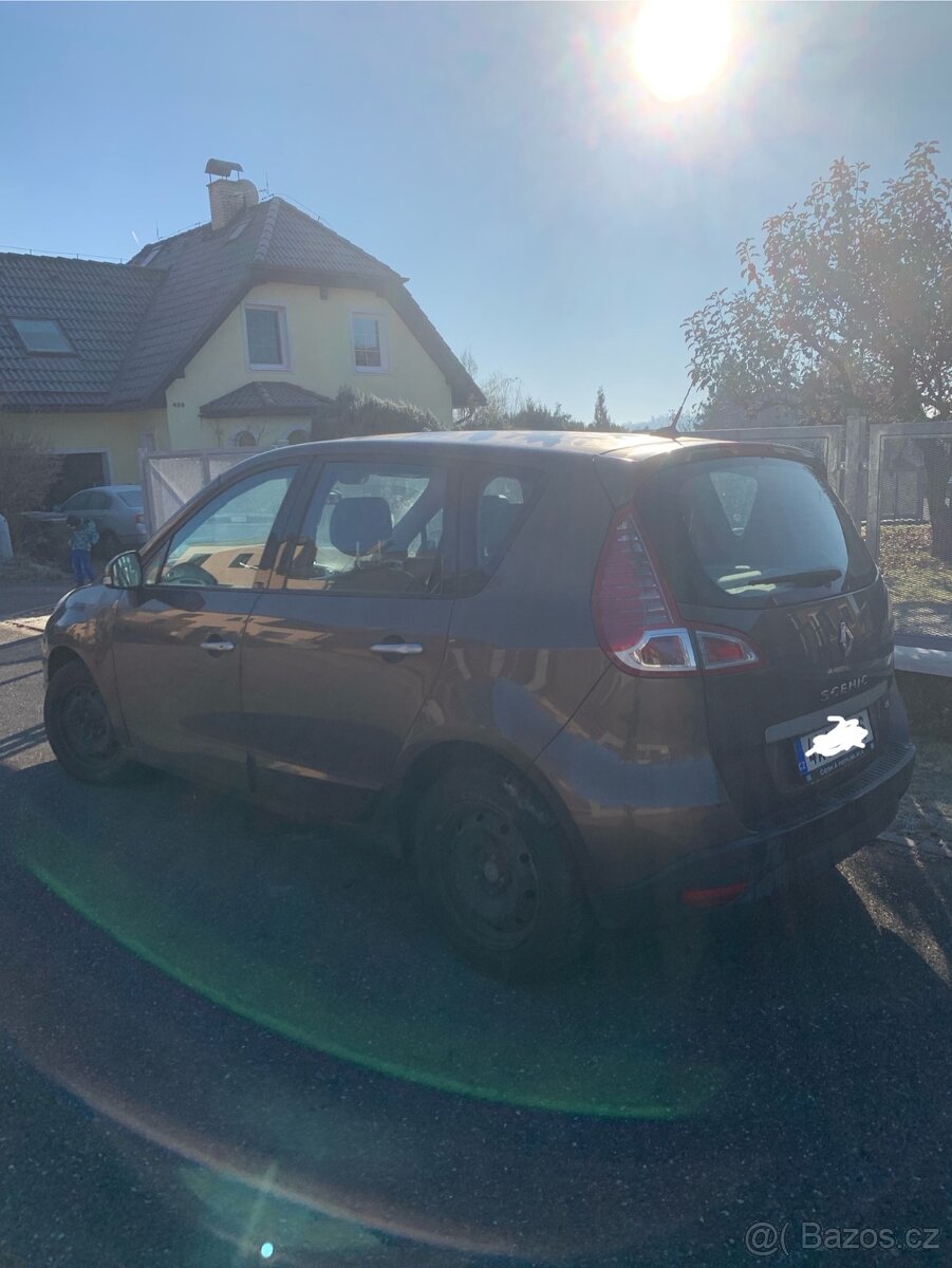 Renault Scenic 1.9 dCi rok 2010 - 3