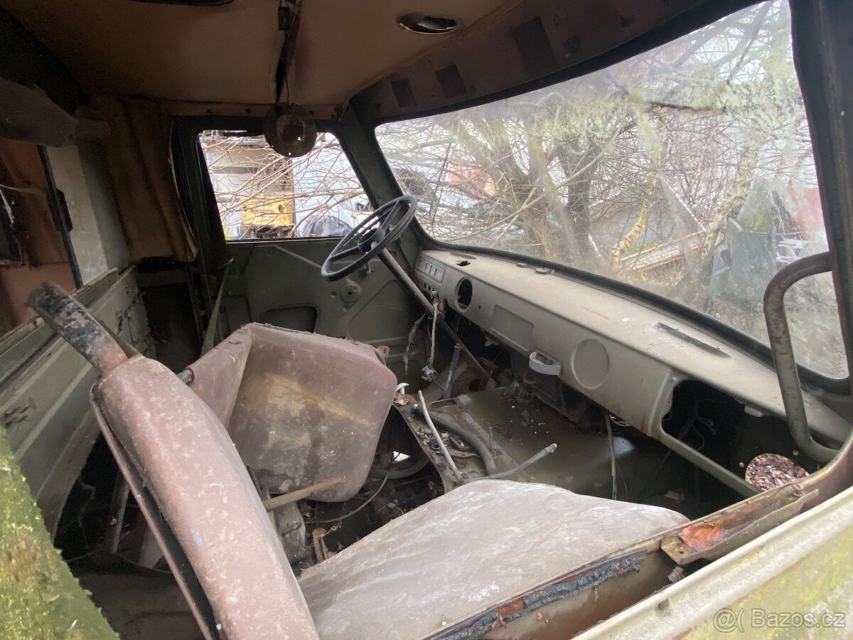 Uaz452 - 3