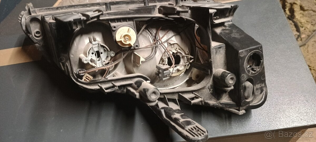 Přední levé světlo Ford Focus C-Max - 3