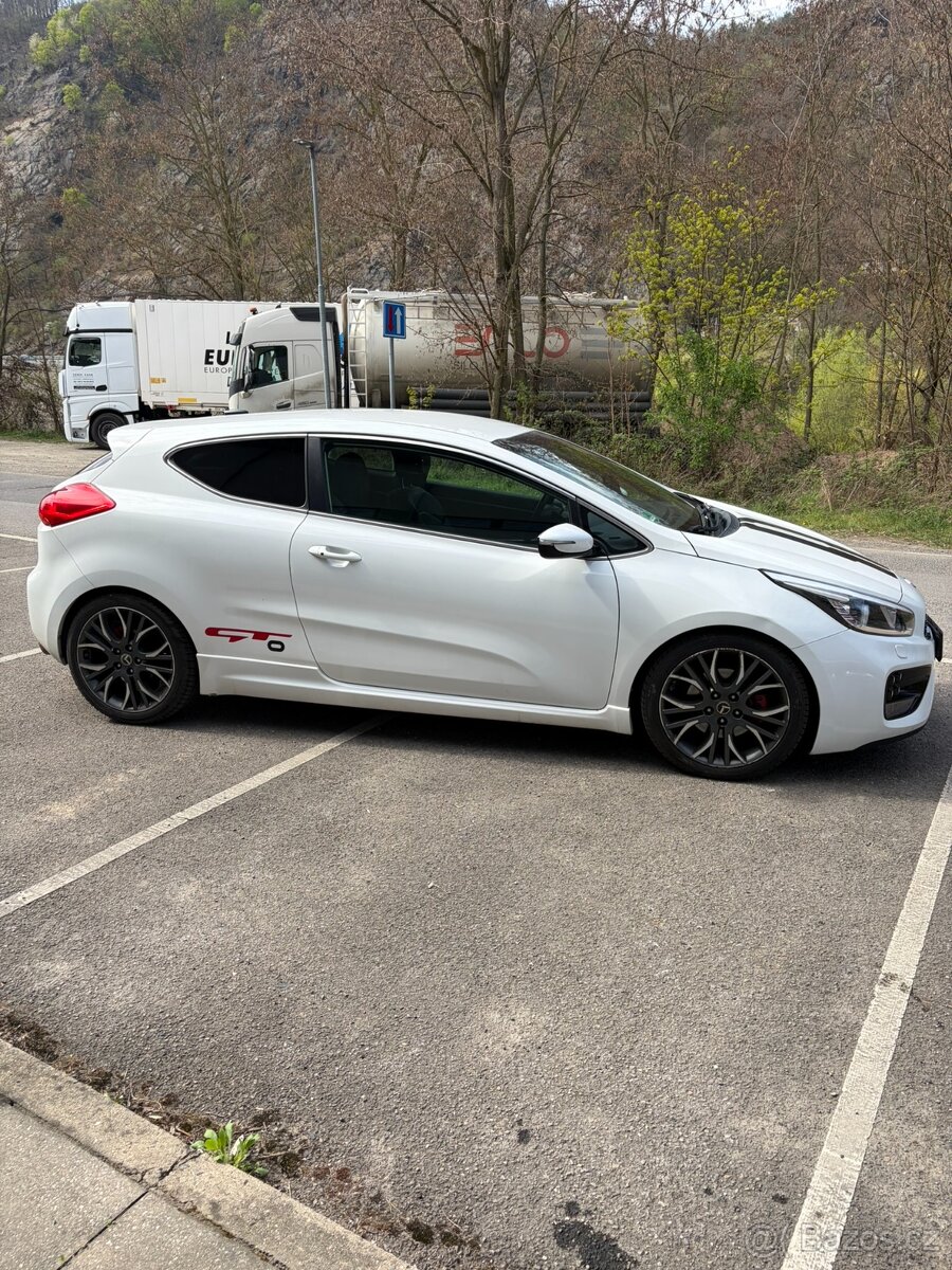 Kia Ceed GT - 3