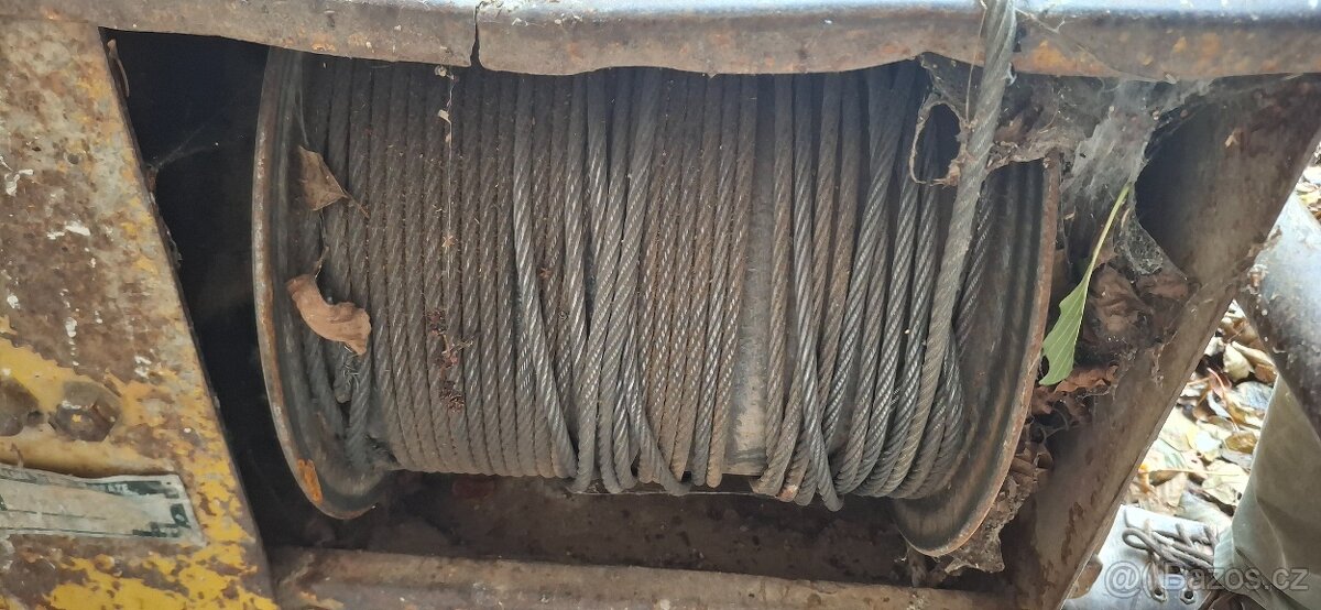 Vrátek stavebni - 3