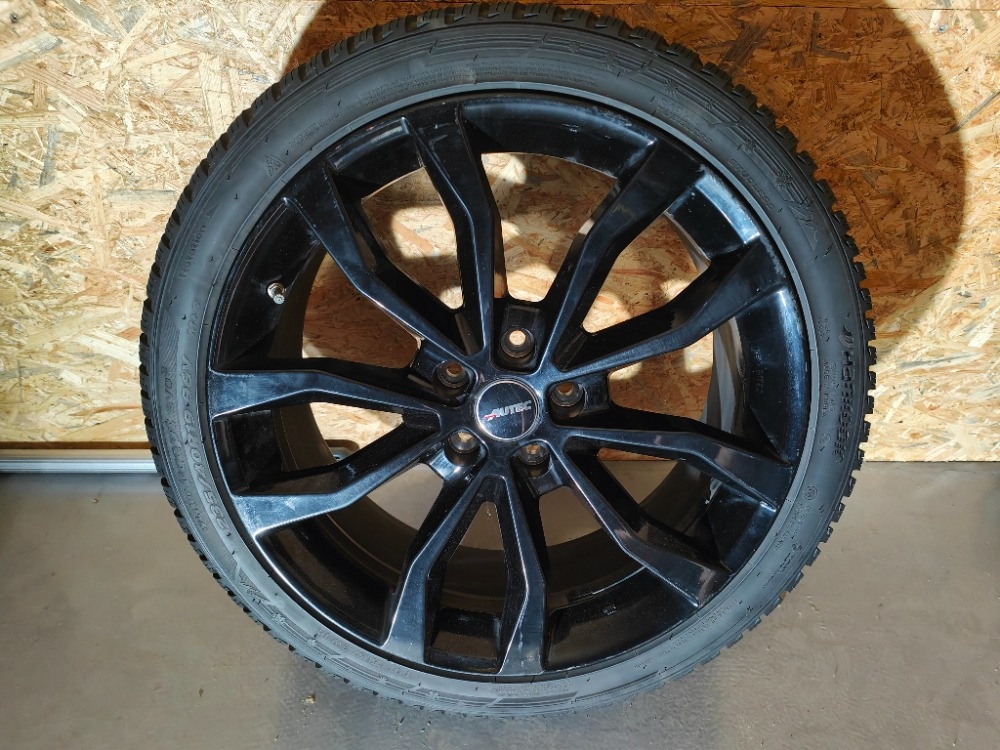 Zimní sada Autec Uteca 235/40/R19 96V - 3