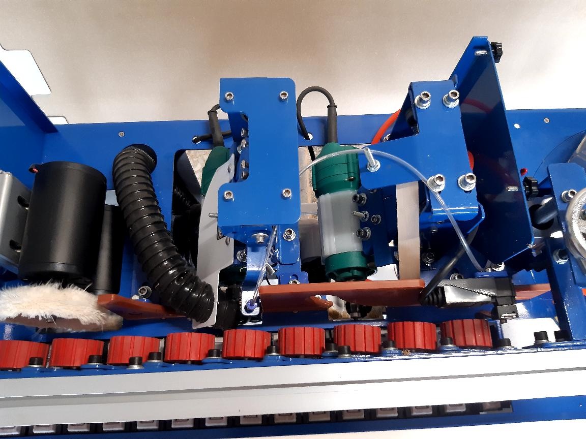 Olepovačka na ABS hrany s ořezáváním pro malé provozovny. - 3