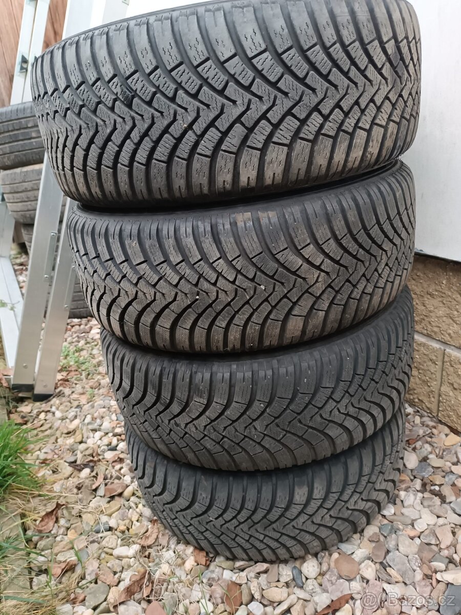 Prodám zimní kola Ford 215/55 R16 - 3