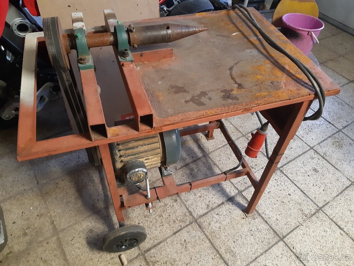 Kuželova štípačka - 3