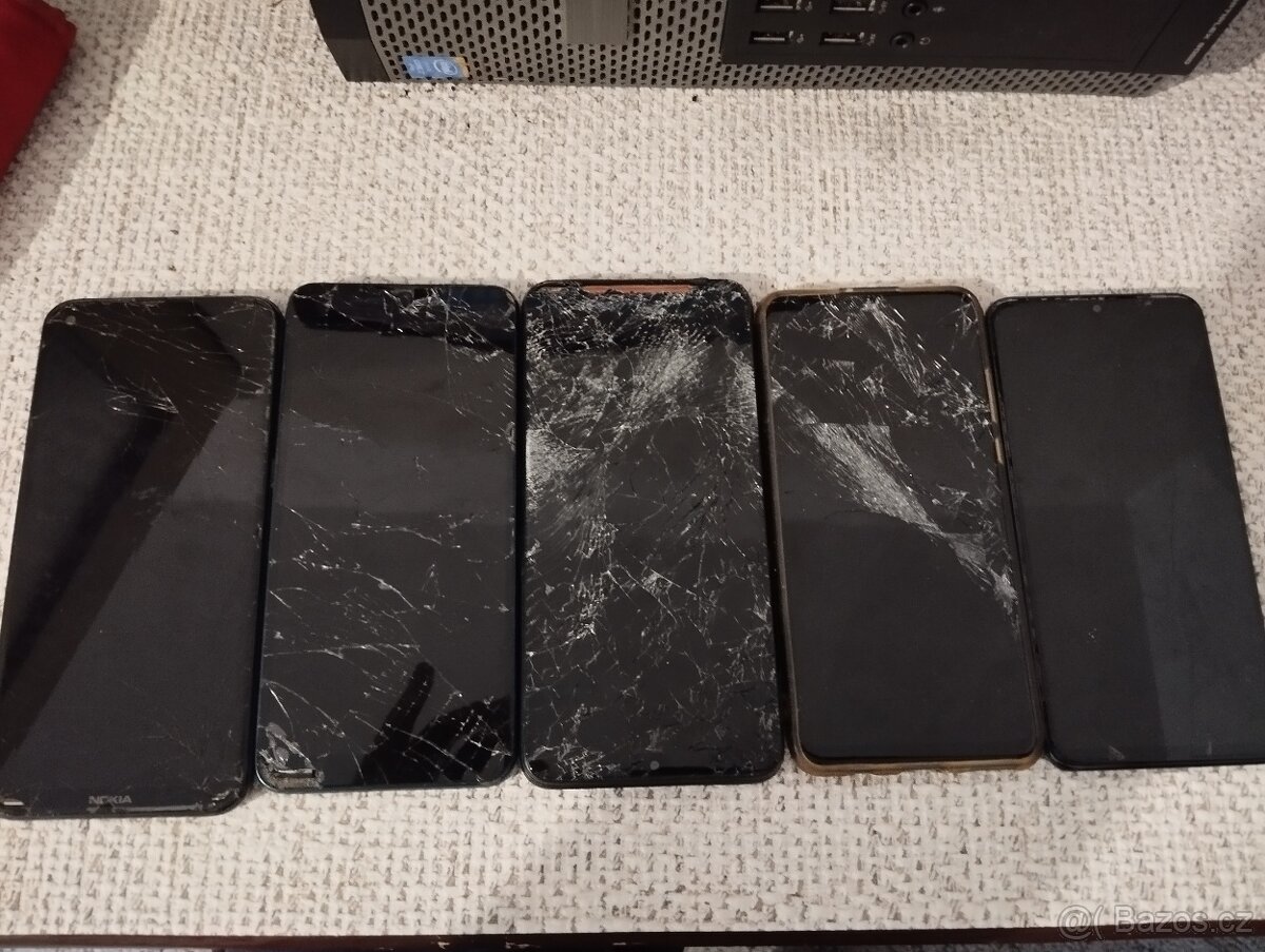 Mobily na náhradní dily - 3