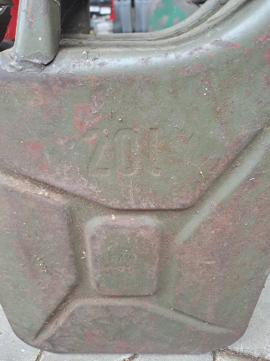 Plechové kanystry - 3