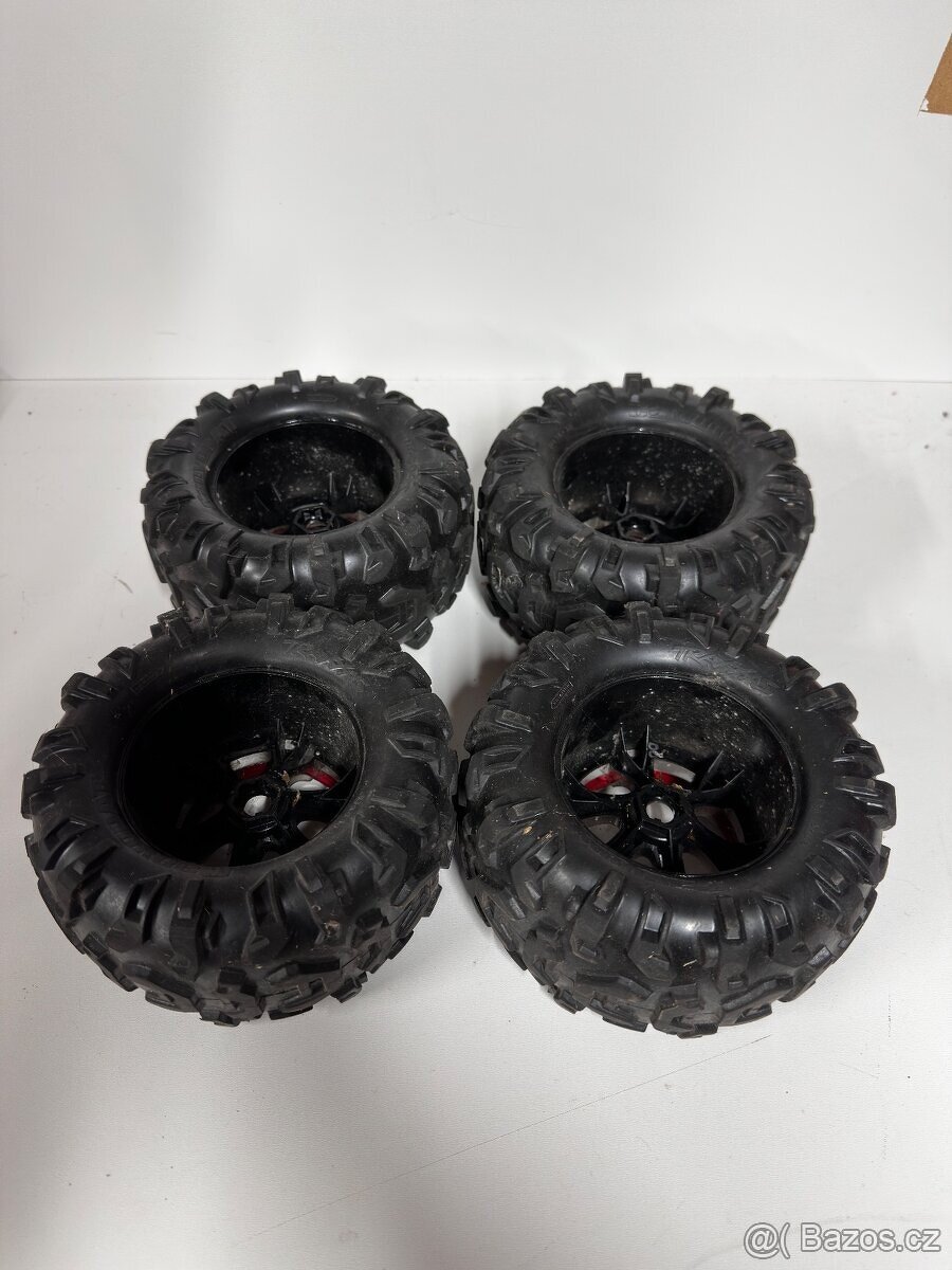 Traxxas Summit 1/8 1/10 kompletní sada kol - 3