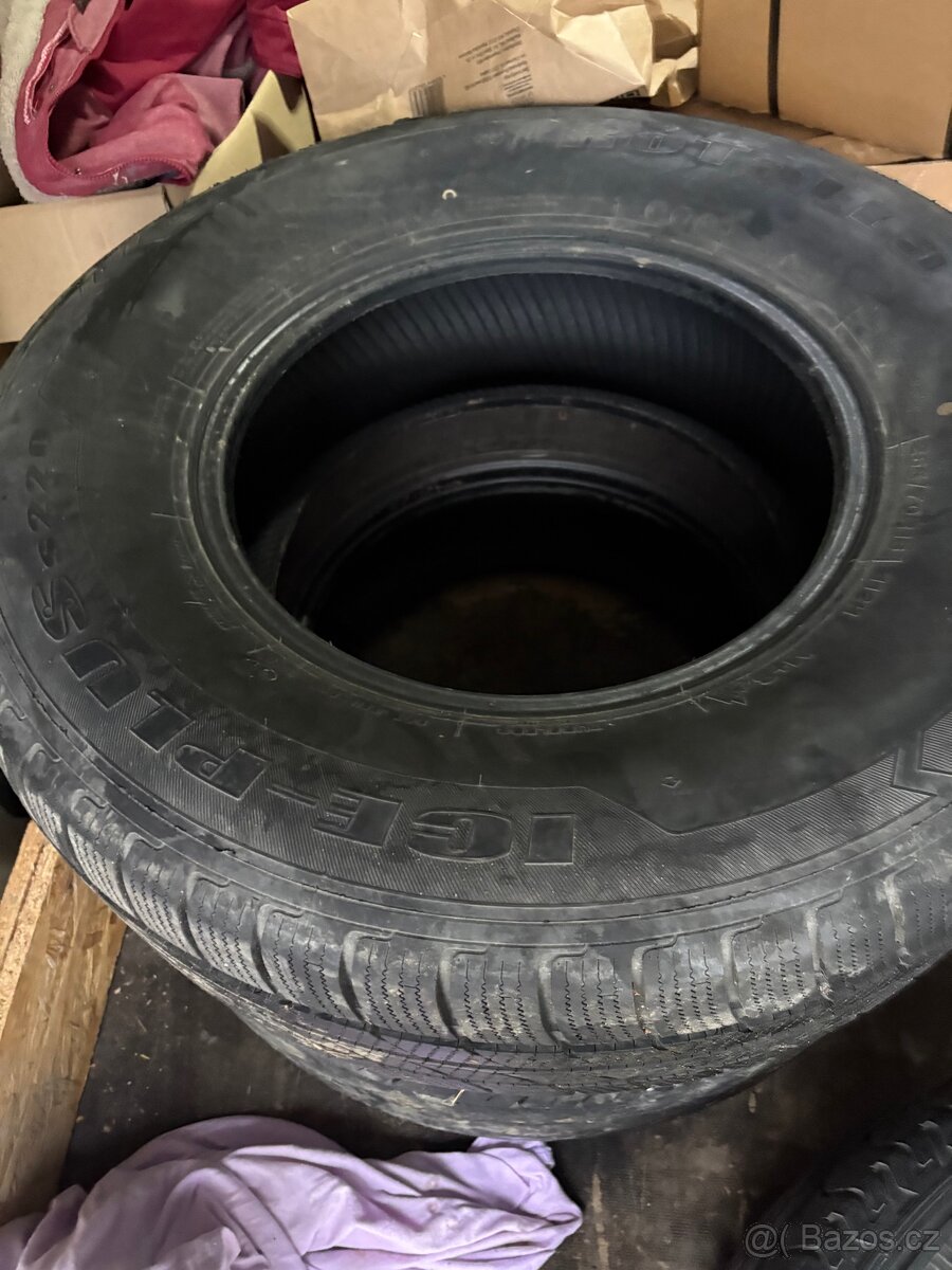 Pneu 265/70 r16 - 3