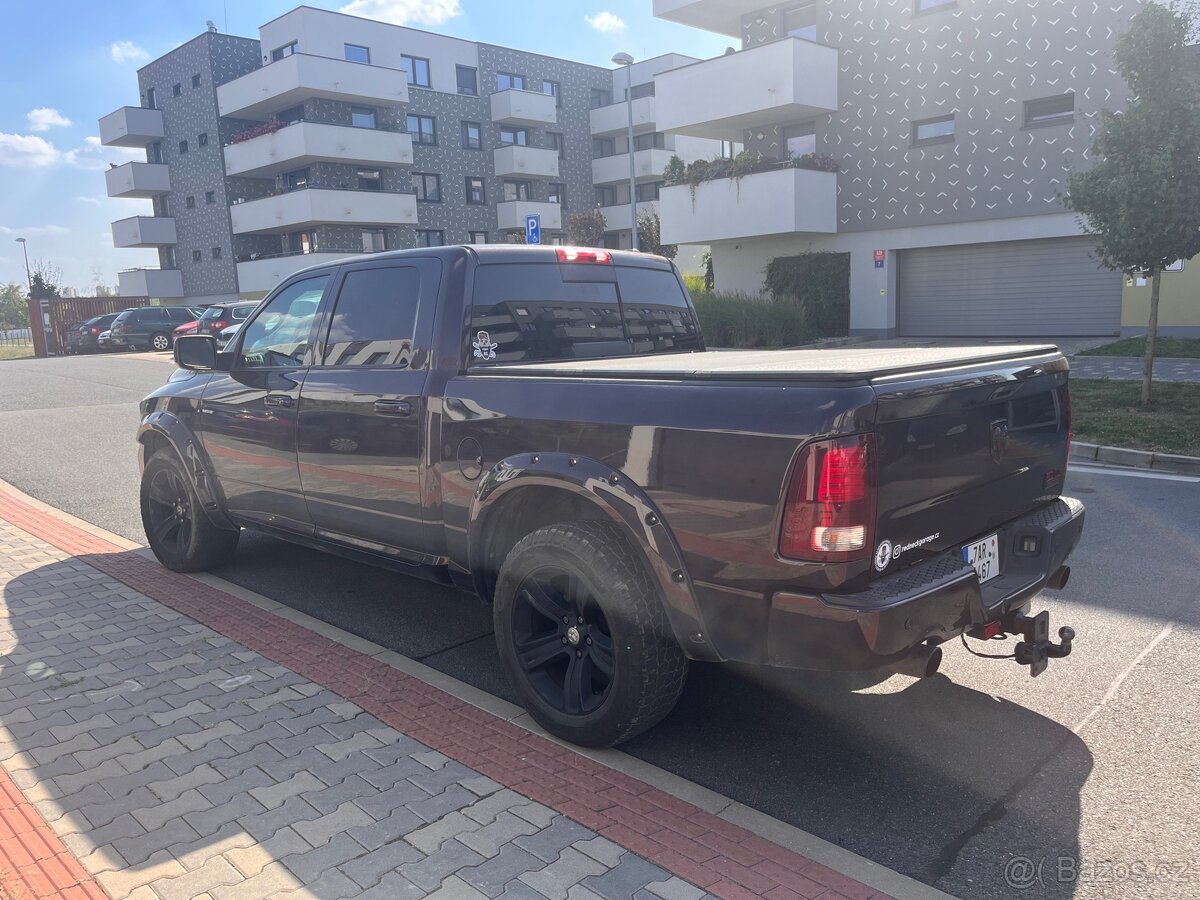 Dodge Ram 1500 Sport Hemi 5.7