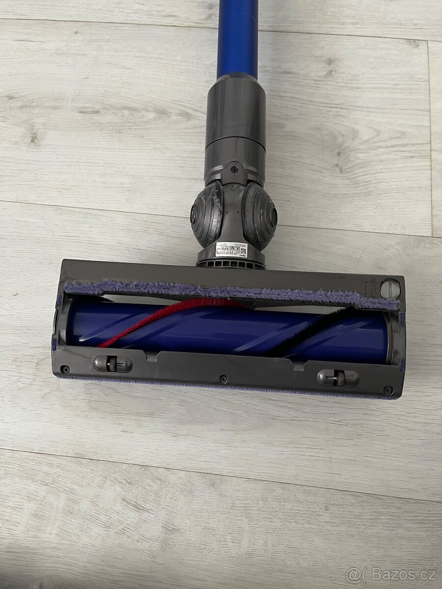 Tyčový a ruční vysavač Dyson V11 Absolute - 3