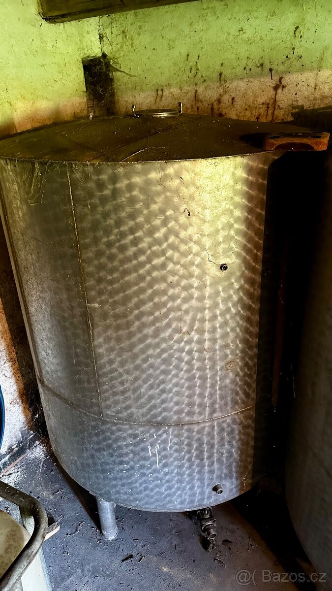 NEREZOVÉ - KAMENINOVÉ - PLASTOVÉ - NÁDOBY - 1000L - 6000L - 3